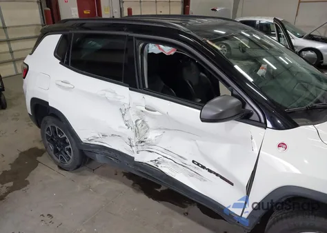 2019 Jeep Compass Trailhawk 4X4 z USA, uszkodzony, nr VIN 3C4NJDDBXKT668755